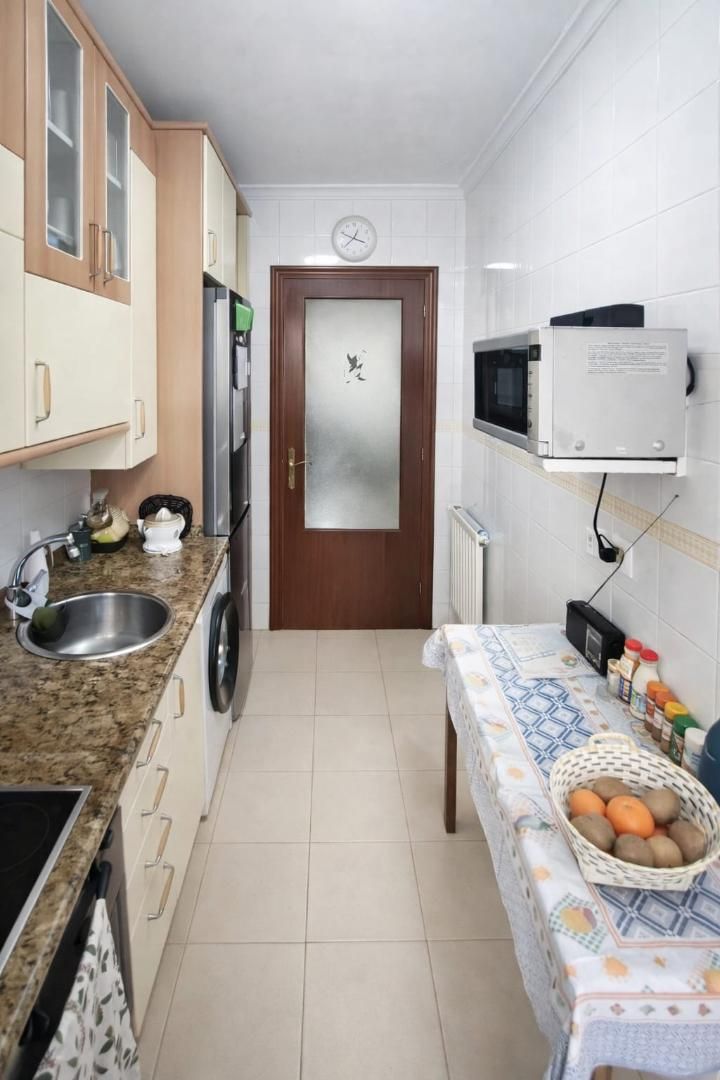 Piso en  Calle Manuel Pombo Angulo 12 - Foto 24