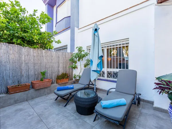 Chalet adosado en Avenida Virgen del Rocío, 20 /22 - Foto 9