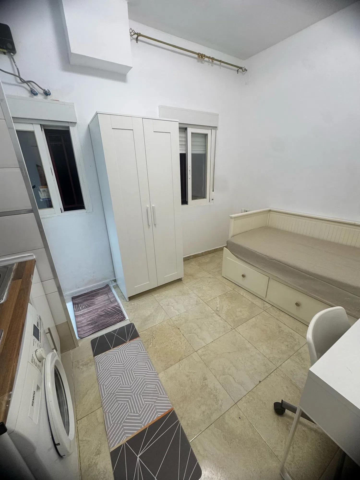 Estudio en calle de Ramón Calabuig, 28 - Foto 4