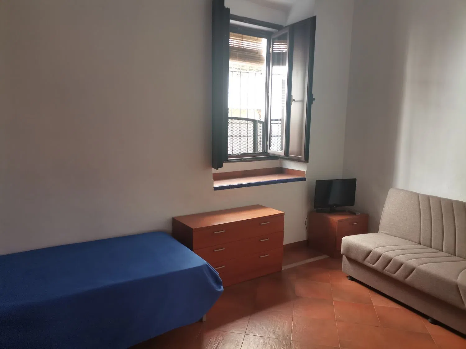 Estudio en calle Abejar, 20 - Foto 1
