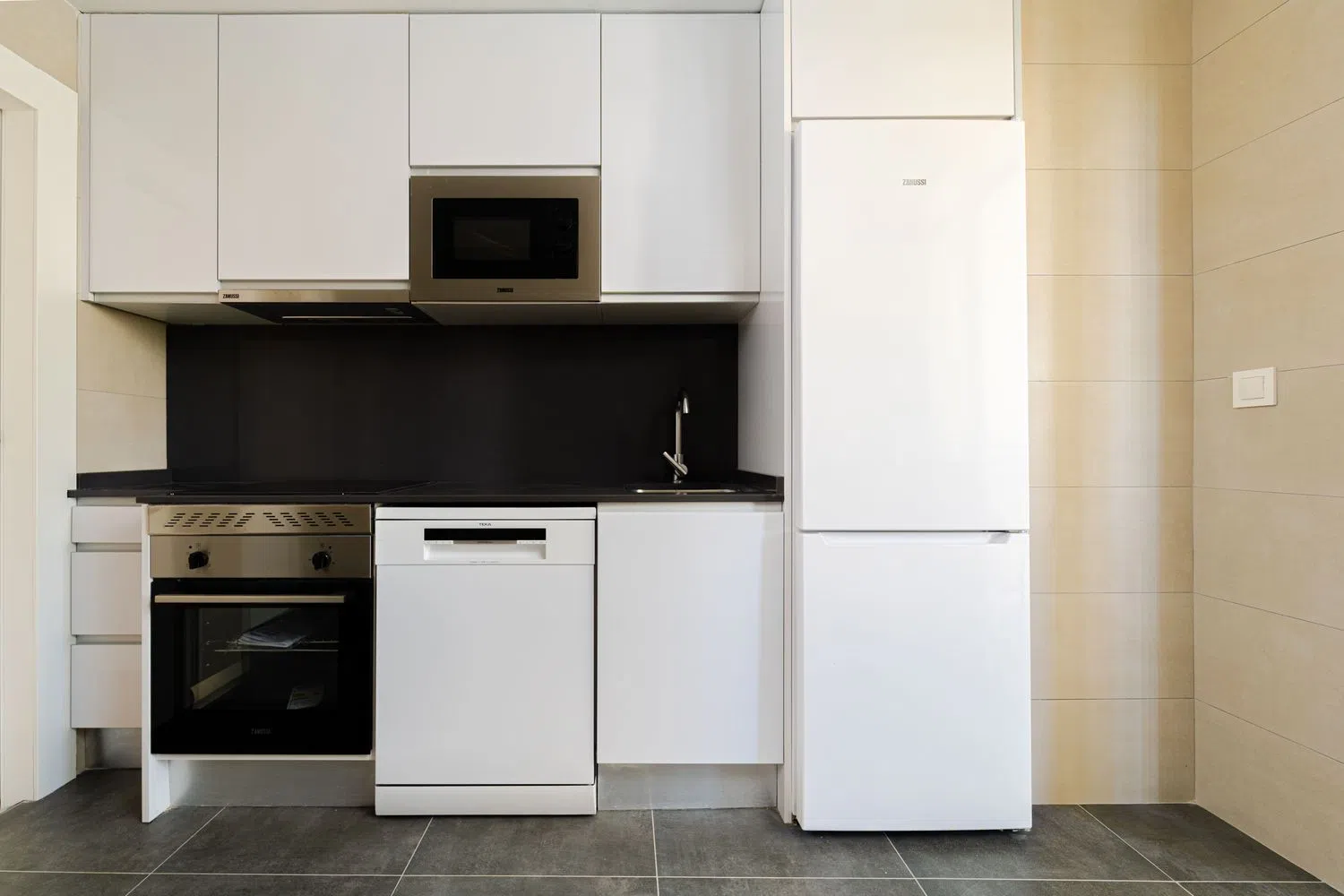 Piso en calle de la Condesa de Venadito - Foto 8