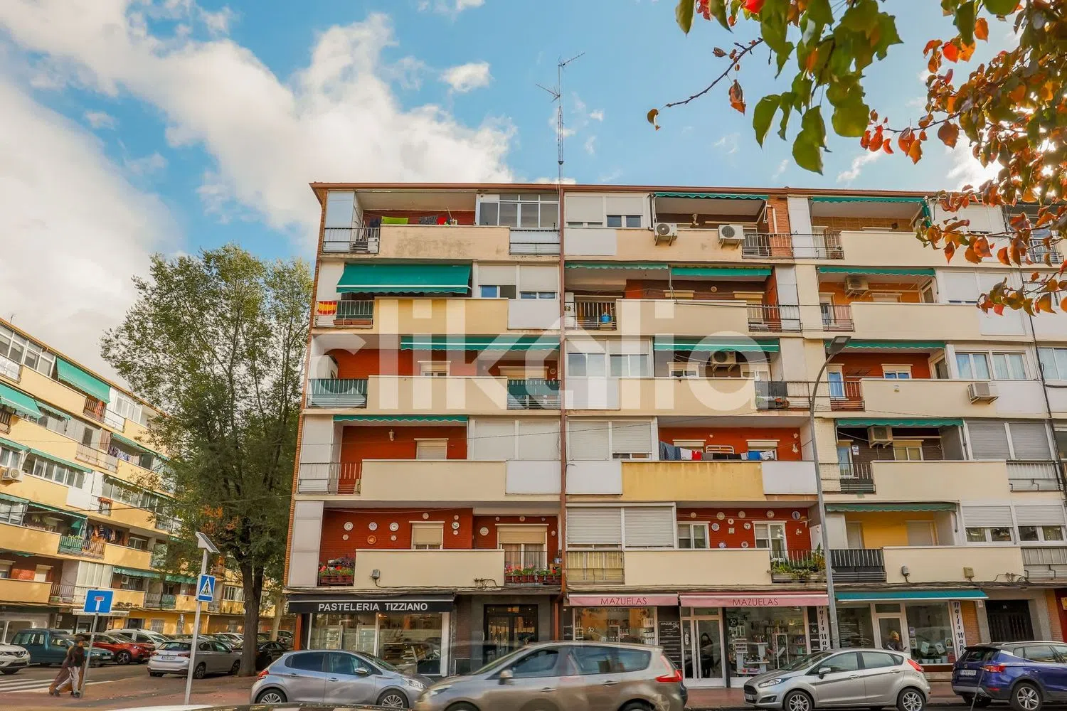 Piso en avenida Reyes Católicos - Foto 18