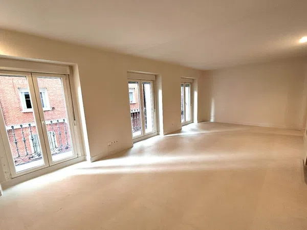 Piso en calle de José Abascal, 31