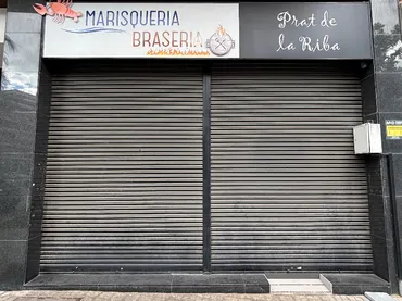 Local comercial en  Carrer de Prat de la Riba 8 - Foto 1