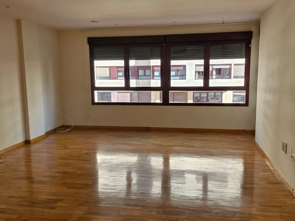 Piso en avenida Europa, 15