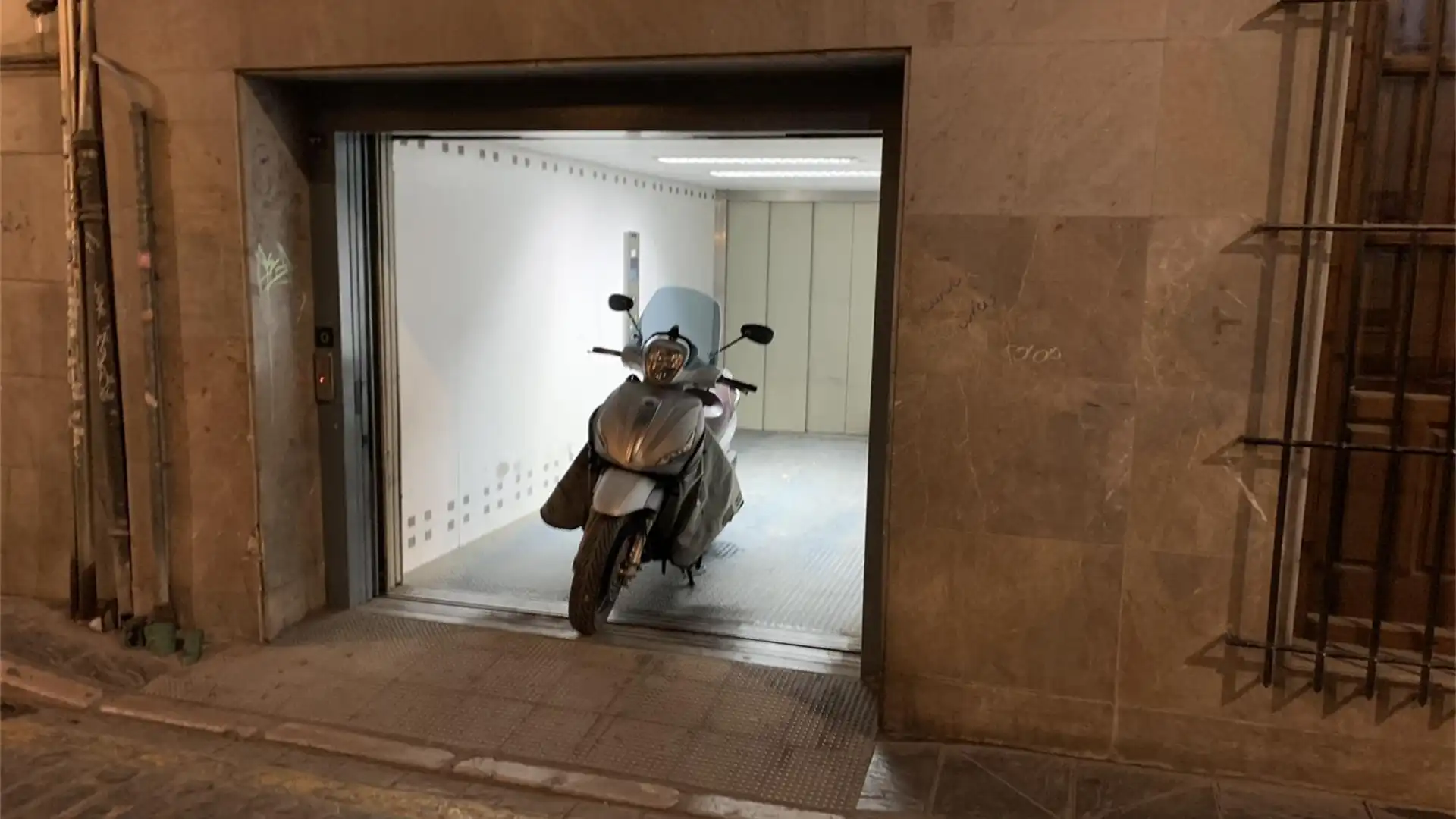 Garaje en  Calle Santiago 24B - Foto 1