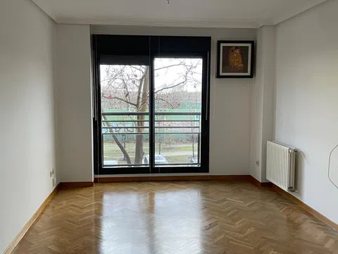 Piso en calle de Malmoe, 81