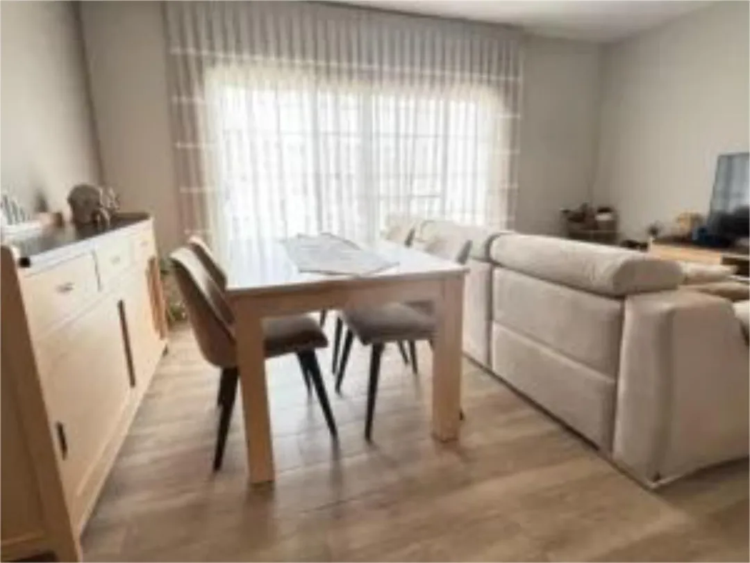 Piso en  Carrer de Jerez 62 - Foto 2