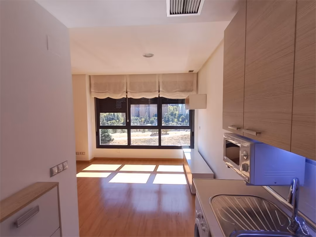 Estudio en  Calle de Dulce Chacón 23