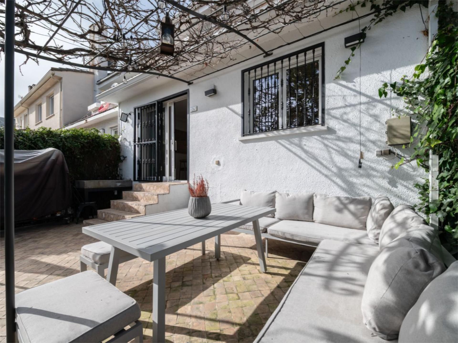 Casa adosada en  Calle Eugenia del Pozo 1 - Foto 4