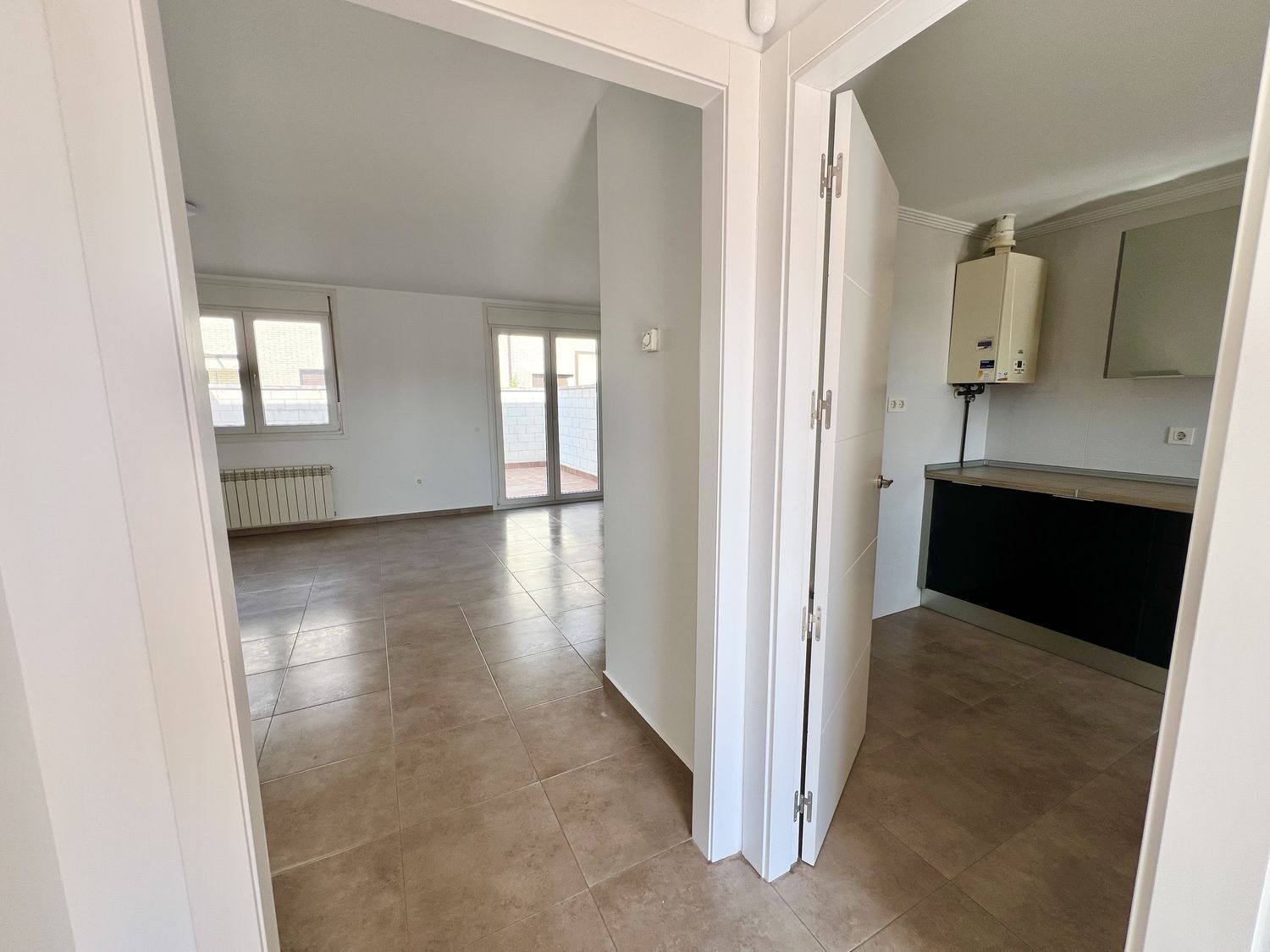 Chalet adosado en Calle Comunidad de Navarra, 4 - Foto 4