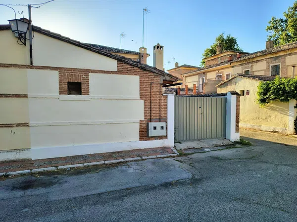 Chalet adosado en Calle Fresnos, 14 - Foto 1