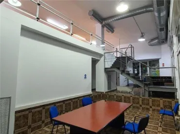 Local comercial en  Carrer d'Antoni Rubió i Lluch - Foto 4