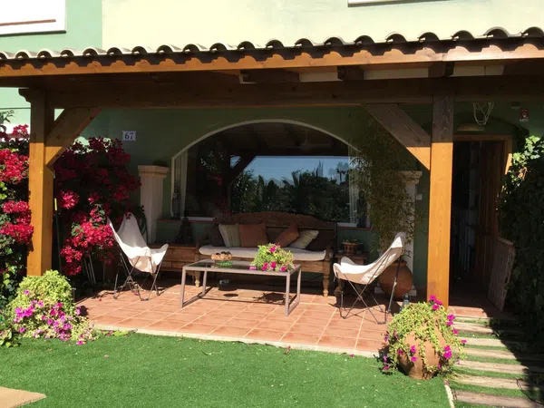 Chalet adosado en calle del Ressol, 4