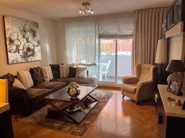 Piso en calle París, 20