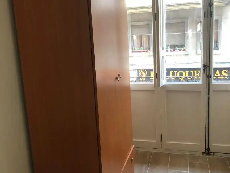 Piso en  Carrer d'Àngel Guimerà 6 - Foto 4