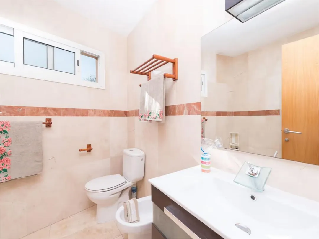 Casa adosada en  Camí d'Alcanada 8 - Foto 12