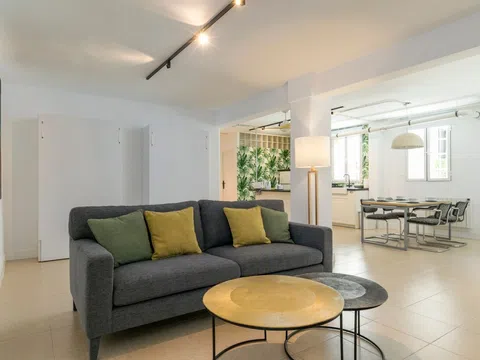 Estudio en calle de Virgen del Portillo, 11