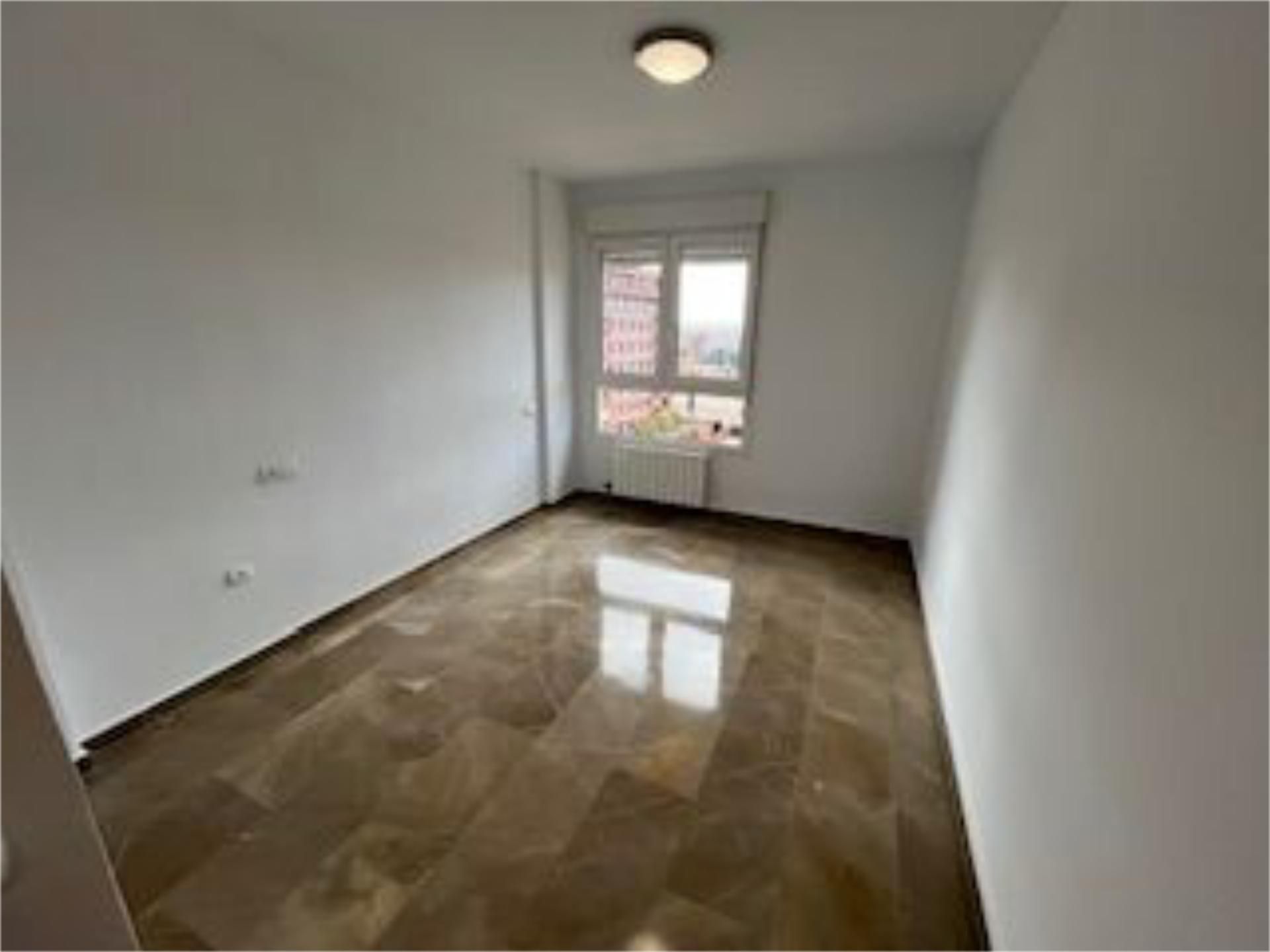 Piso en  Calle Yegen 3 - Foto 12