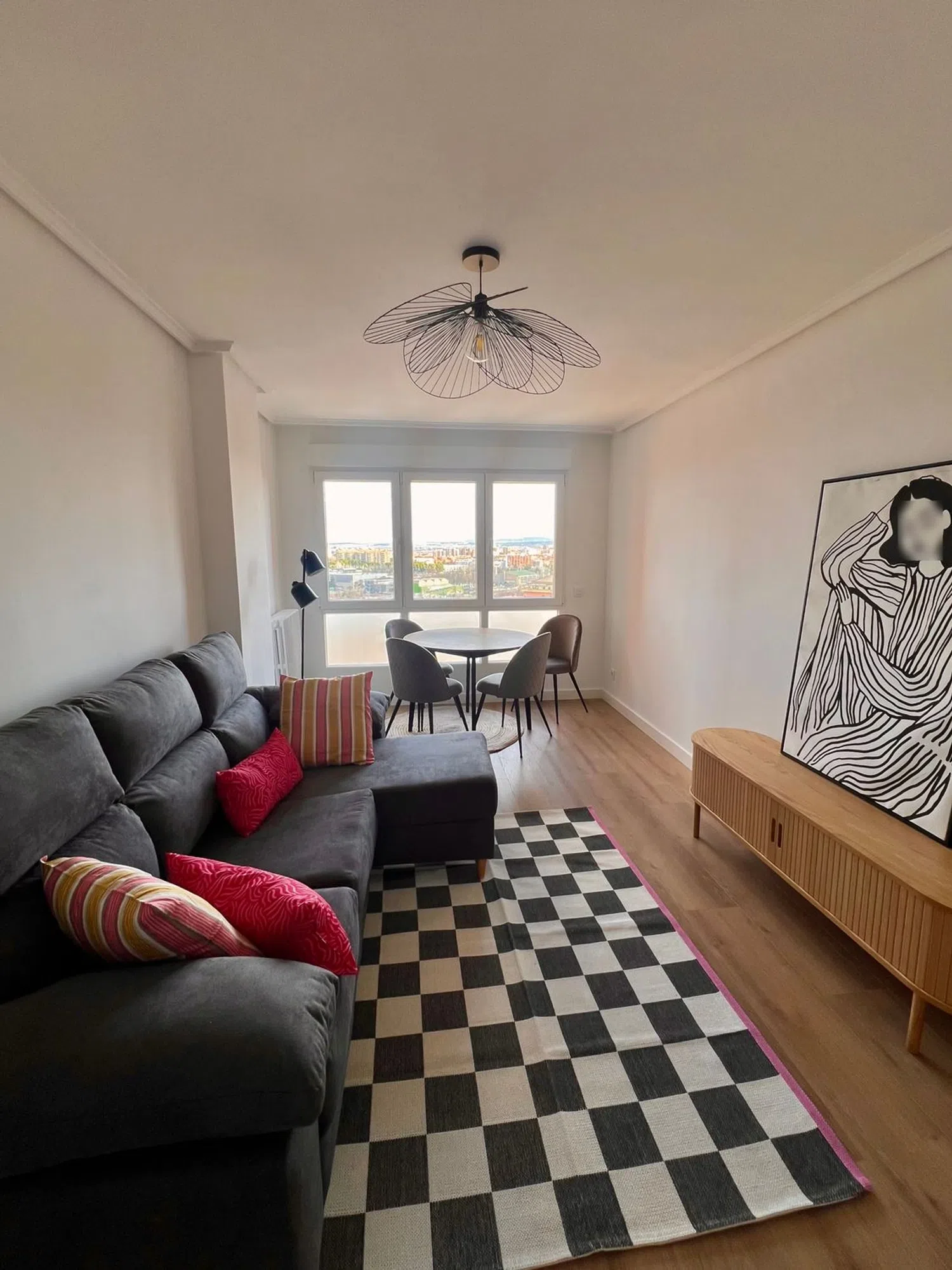 Piso en plaza de Santo Domingo, 14