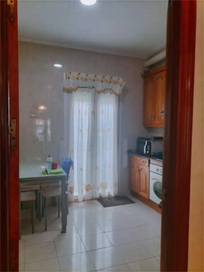 Piso en Valdecilla - Foto 3