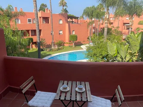 Estudio en avenida Andasol, 9
