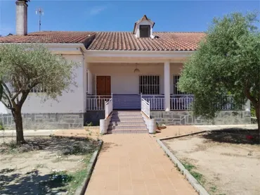 Casa adosada en urbanización la veleta - Foto 9