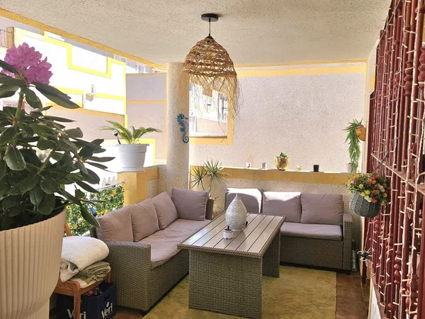 Chalet pareado en Calle Leman, 5, Zona Lago - Los Almendros - Foto 5
