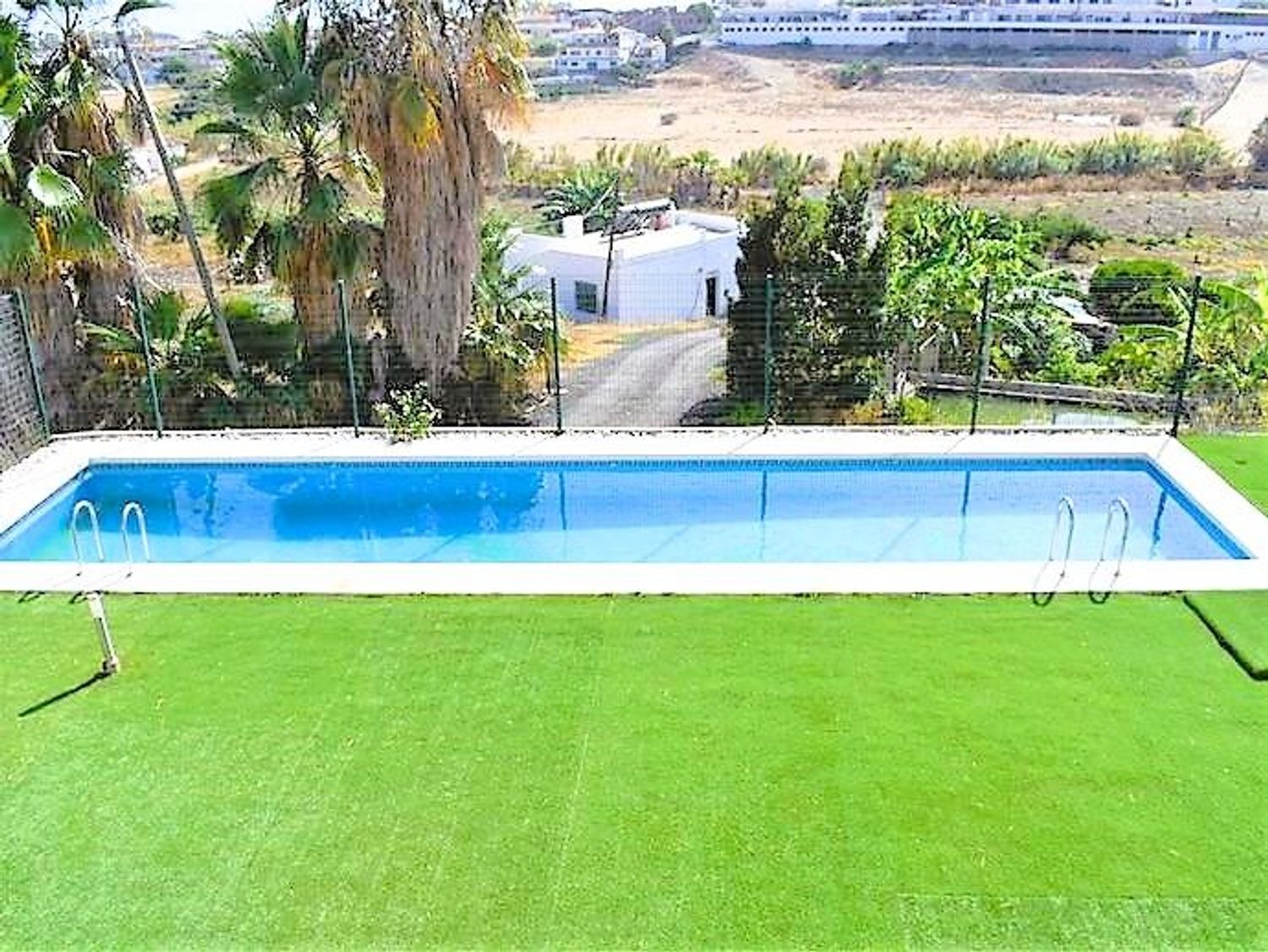 Chalet adosado en Calle del Lago, 14 - Foto 2
