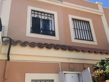 Casa adosada en Arenas del portil - Foto 1