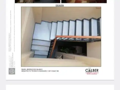 Casa adosada en  Calle Conde del Águila 27 - Foto 1