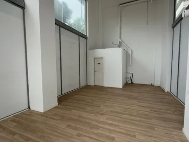 Local comercial en  Carrer Ernest Lluch 9 - Foto 5