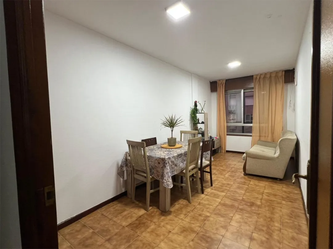 Piso en  Avenida Rosalía de Castro 32 - Foto 7