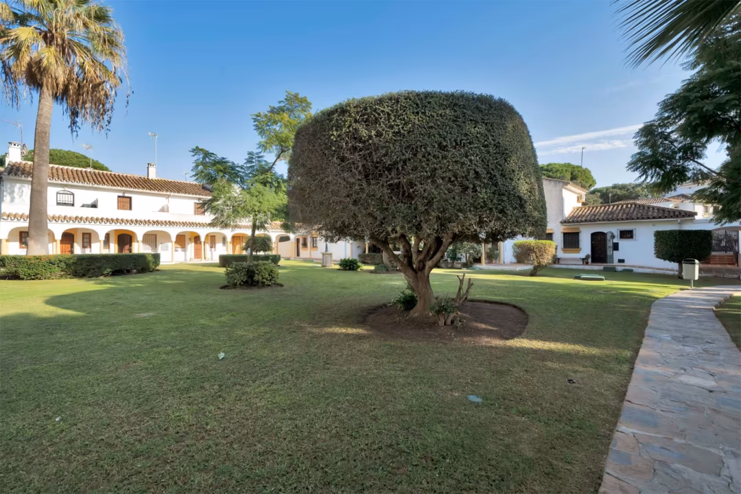 Casa adosada en  Calle Joaquín Rodrigo 6 - Foto 3