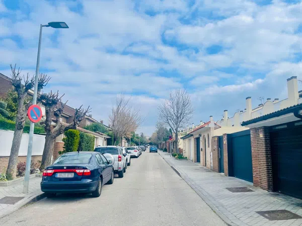 Chalet adosado en calle Fresno, 28 - Foto 2