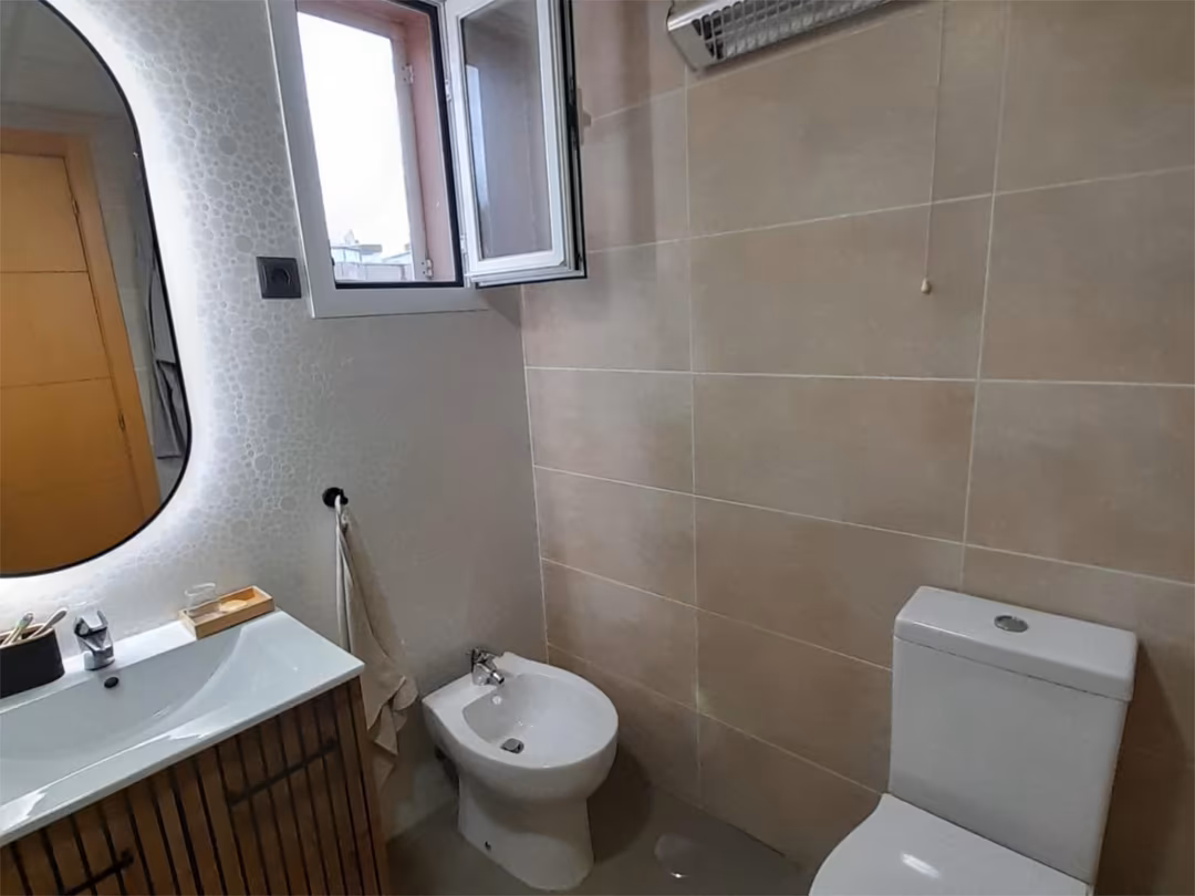 Piso en  Avenida Rocio Jurado 7 - Foto 13