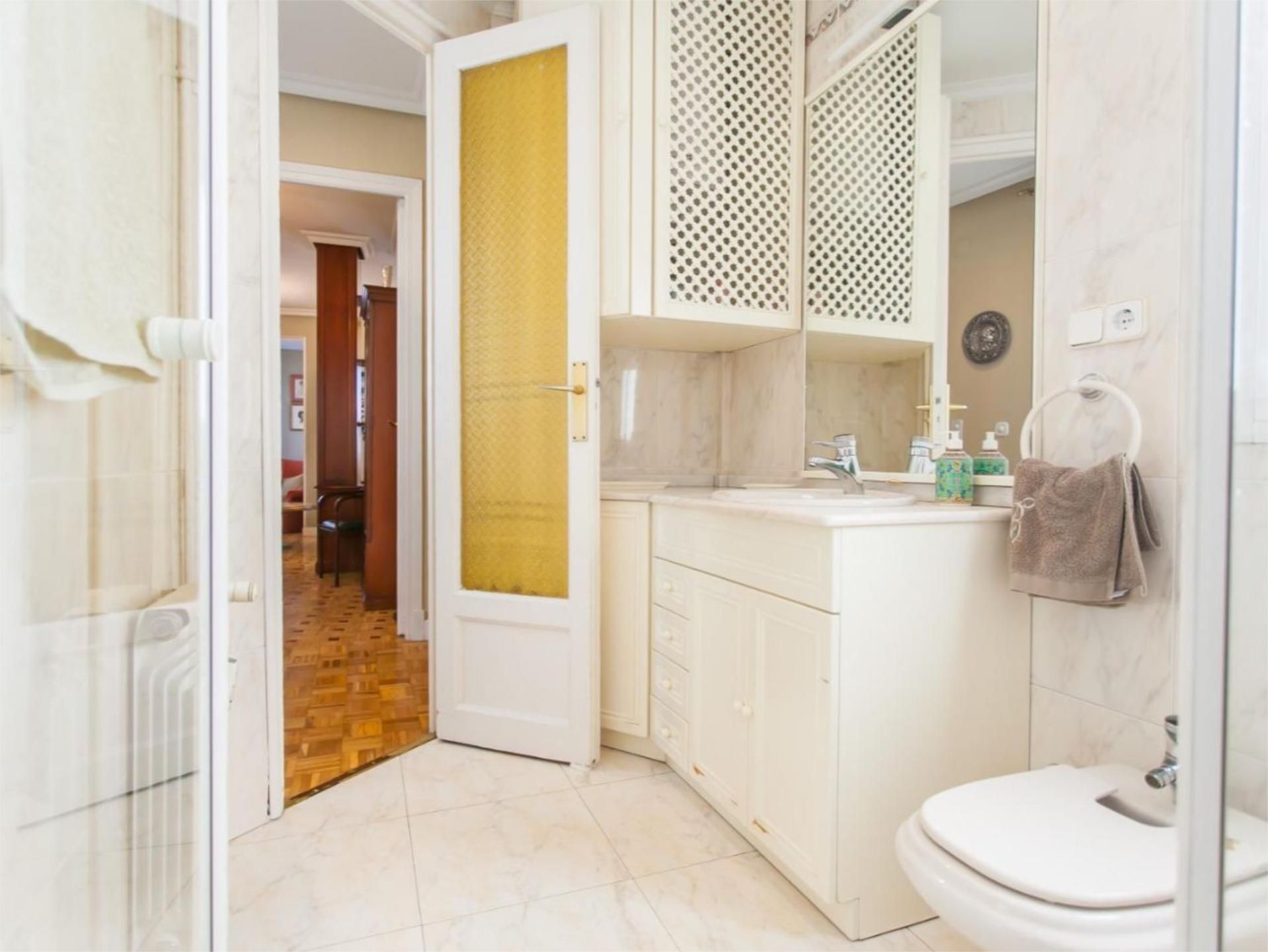 Piso en  Calle del General Álvarez de Castro 32 - Foto 10