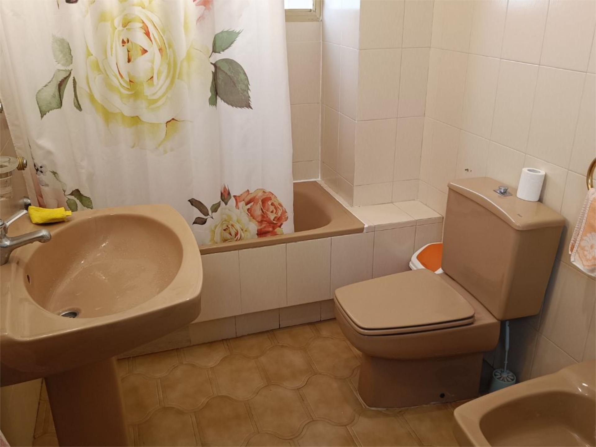 Piso en  Carrer Cronista Viravens 25 - Foto 3