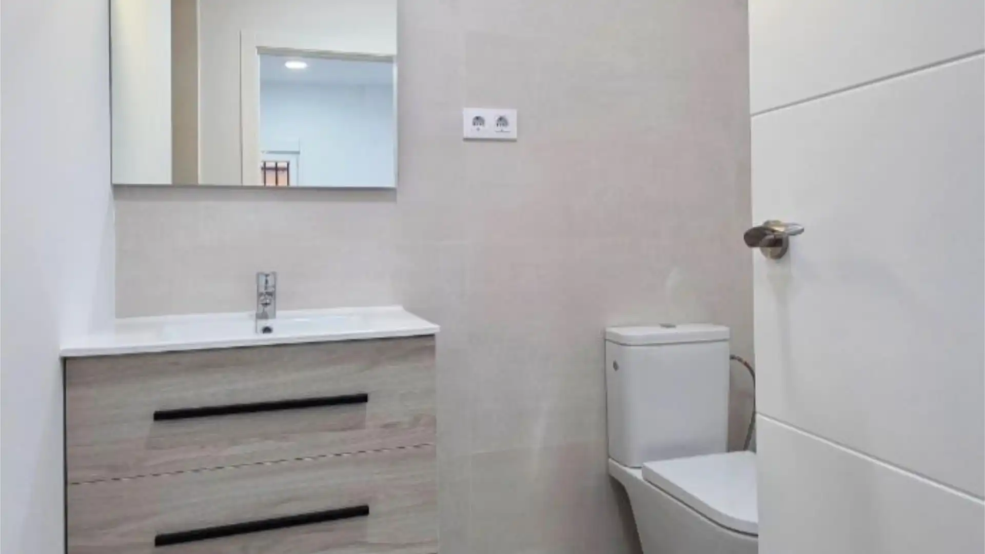 Piso en  Calle Melchor Gallegos 1 - Foto 9