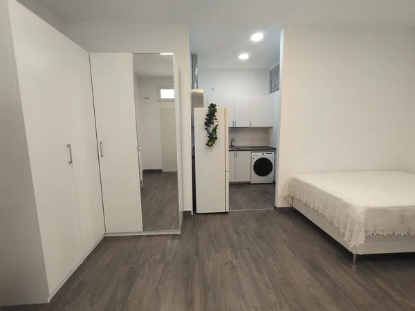 Estudio en Calle Frigiliana, Los Guindos - Parque Mediterráneo - Santa Paula - Foto 3