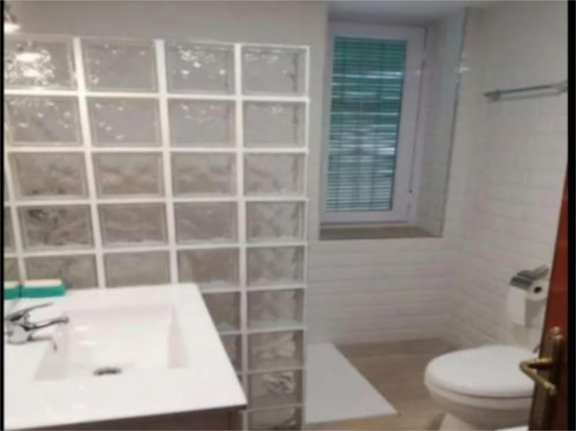 Piso en  Calle Infanta Doña María 4 - Foto 2