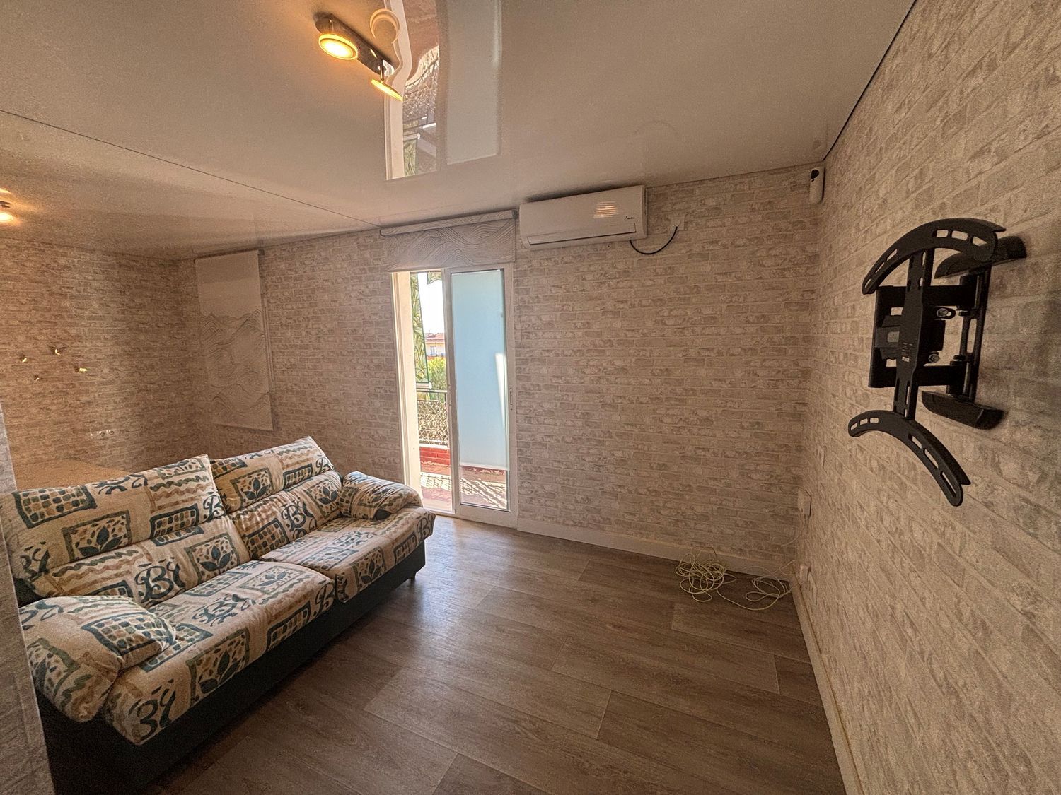 Dúplex en calle Villa de Chiva, 2