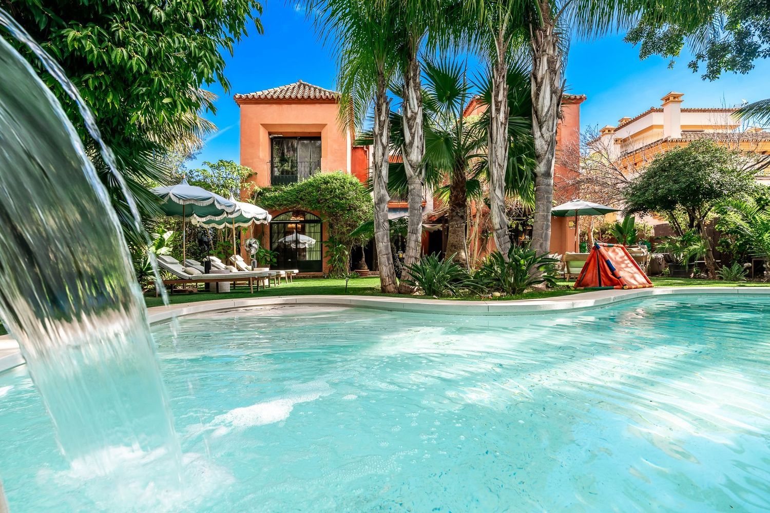 Casa independiente en Barrio Linda Vista-Nueva Alcántara-Cortijo Blanco - Foto 1