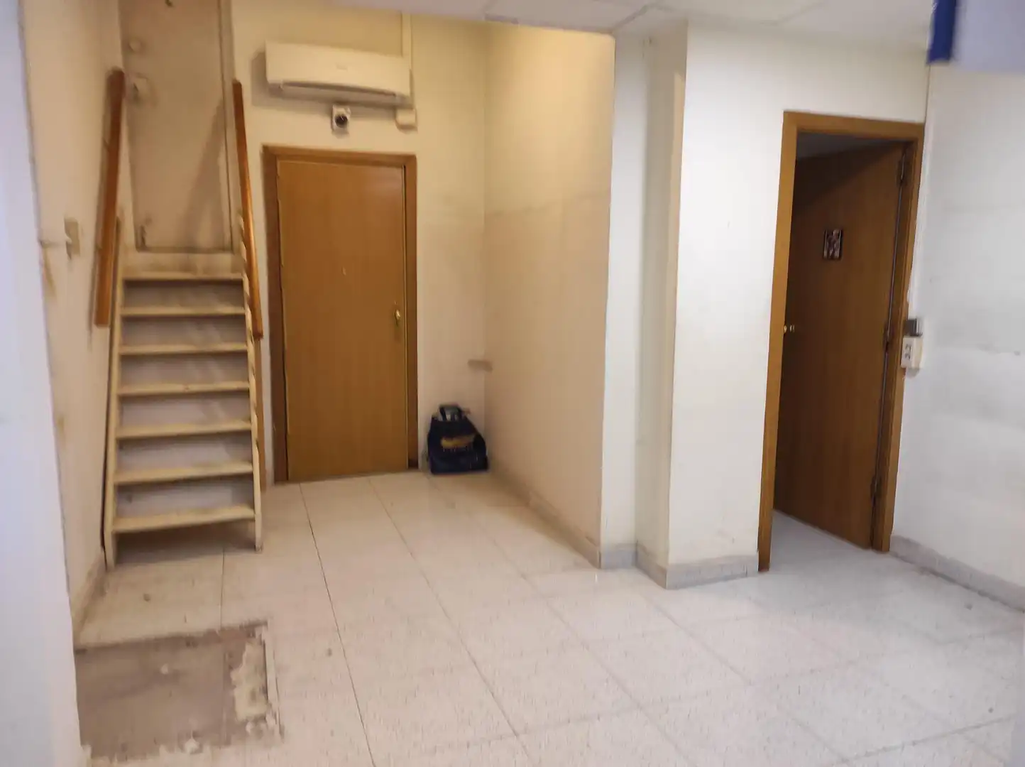 Local comercial en Esplugues de Llobregat - Foto 3
