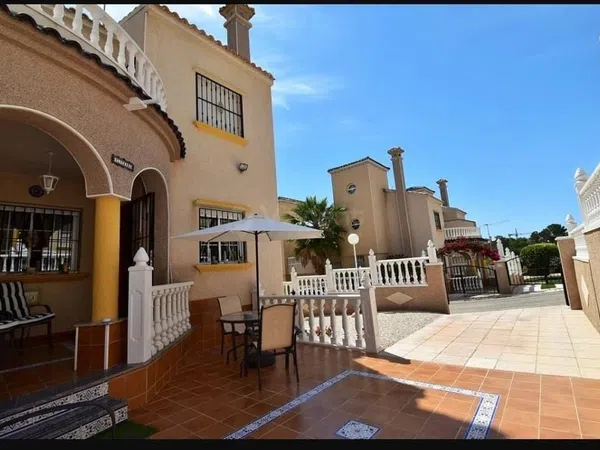 Chalet adosado en Calle Guadalquivir, 23 - Foto 1