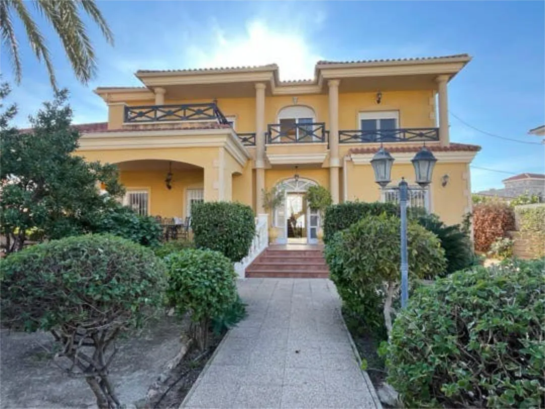 Casa adosada en Altabix - Foto 1