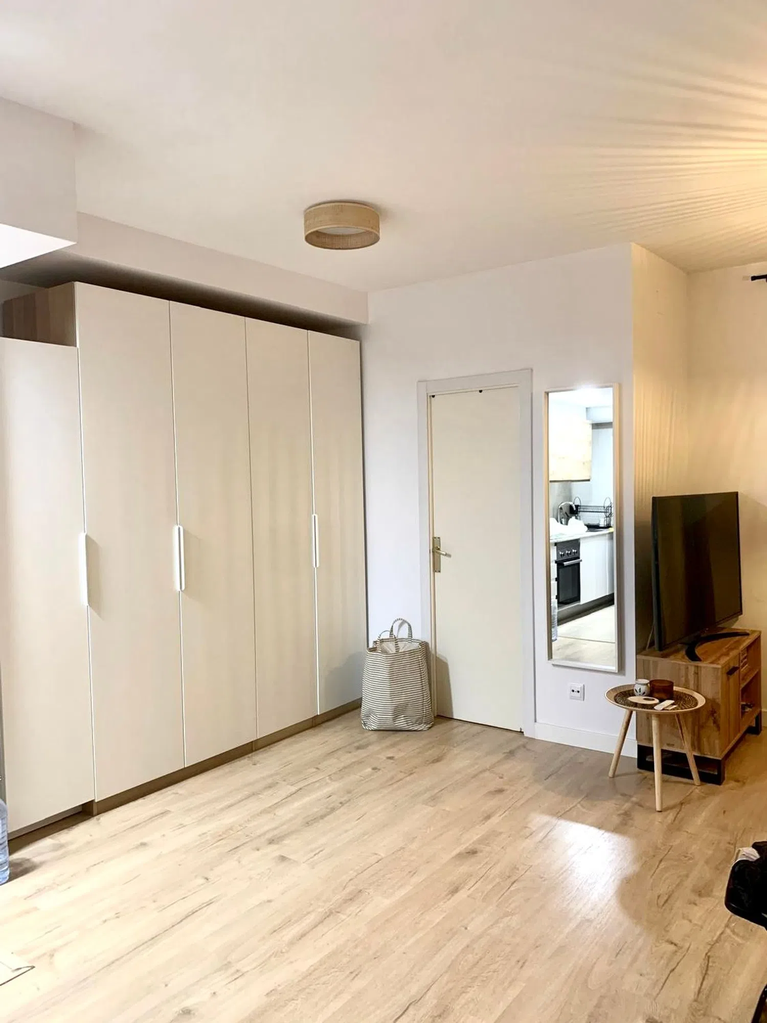 Estudio en calle de Renart, 17 - Foto 2