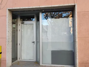 Local comercial en  Carrer de Campfaso 47 - Foto 2