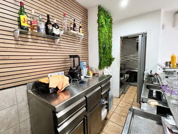 Local en Calle del Montseny, 64 - Foto 7
