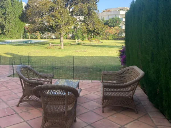 Chalet adosado en Avenida del Prado, 3 Sn, Aloha - Foto 16